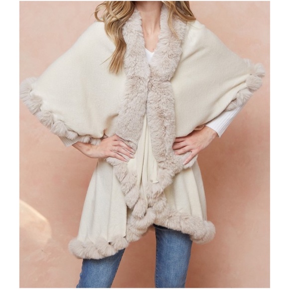 059 Luxurious Vegan Fur Cape Cardigan Sweater - Picture 2 of 4